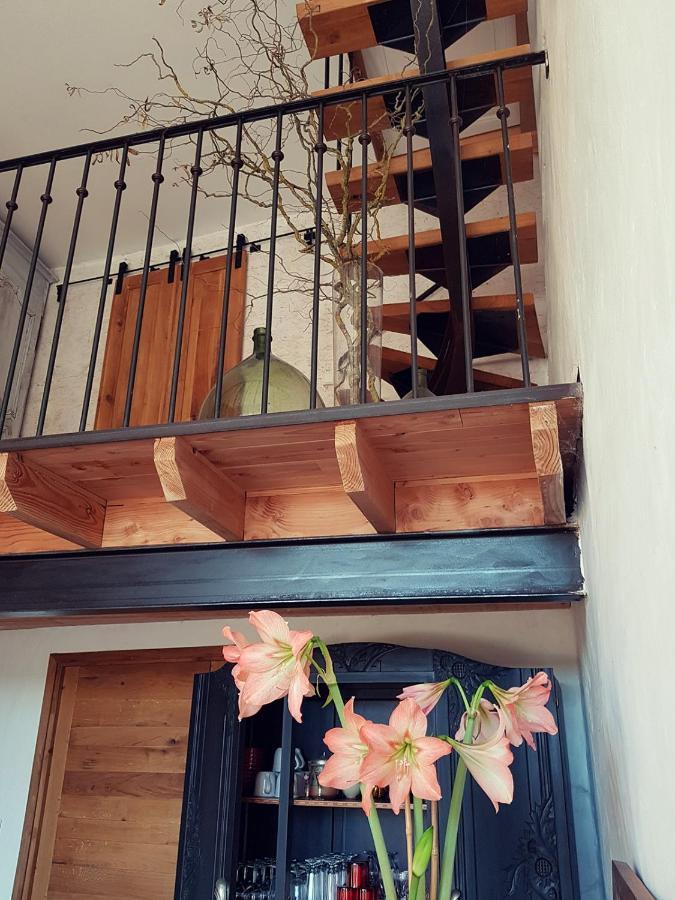 Le The Au Jardin Bed and Breakfast Saint-Julien-de-Civry Exteriör bild